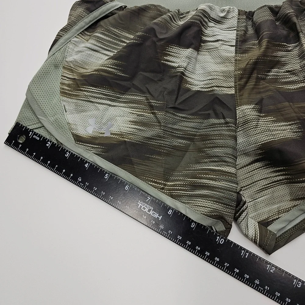 Under Armour HeatGear Fly By Running Shorts Green Camo Print Womens XS Loose Fit - Picture 12 of 12